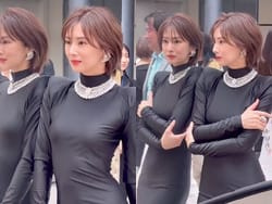 北川景子がボディラインくっきりピタピタ黒ワンピース姿でエロいの画像