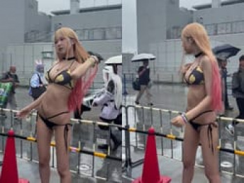 C108コミケ、みうちゃんこと千葉心羽が海夢ビキニコスプレでハミマンの画像