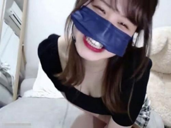 ライブチャット「チュッ！かんぱーい！クリきもちぃw酔いまひたw」ワンカップ泥酔巨乳淫乱お嬢様が発情エロ配信！の画像