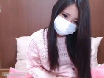 「制服売ってないの！買わなきゃね！オッパイちっちゃい…」スケベ美少女が発情エロ配信！ライブチャットの画像