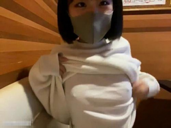 「経験34人！中１からオナニー！ちっぱいやでw嫌い？チラッ！結構ヤリマンw」風俗勤めビッチ美少女！ライブチャットの画像