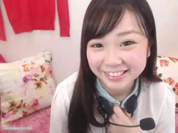 「乳首勃ってる…きもちぃ…あっあっ！声でちゃう…」乳首ビンビン発情敏感スケべ美少女！ライブチャットの画像