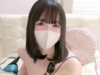 「ハタチです！アナルも見せるよw乳首見えてたwオッパイ揉んでほしいw声出ちゃう…」セクシーノリノリ美少女！ライブチャットの画像