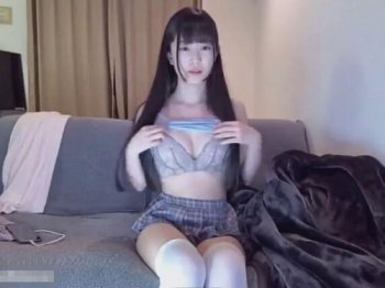 顔出し「胸はこんな感じです！よーーし！始めるかーーw」スレンダー長黒髪ドマゾ淫乱美女！ライブチャットの画像