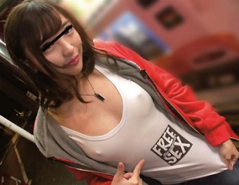 ★素人ナンパ★噂のFREE SEXシャツを着た美少女を発見!真相を確かめるため声をかけたら即お持ち帰り!即SEX!噂は本当だったwの画像