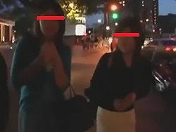 アンケートで肉便器にされたママ友連！軟派して4P乱性交中田しファックに成功しました《寝取り》の画像