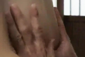 いやらしい手つきで乳を揉むハゲオヤジ！生きるチンポは膣穴があったら即挿れることしか考えないやべぇヤツ！乳揉み！クンニ！の画像